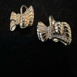 Elegant Gold Bow Earrings with Rhinestones